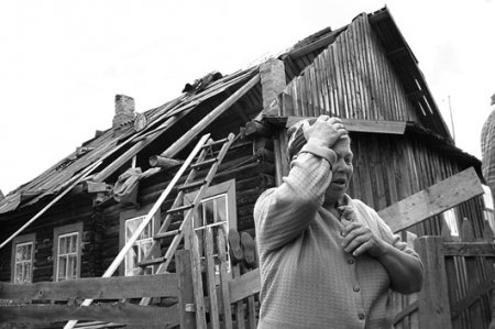 У трьох областях стихія зірвала дахи з будинків