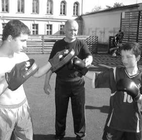 Сусід Гурченко  та одногрупник Жаботинського тренує острозьких боксерів