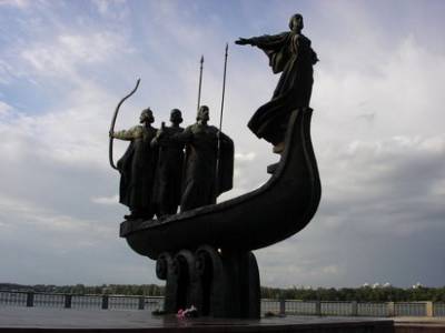 Пам’ятник засновникам Києва  відреставрують до 20 травня