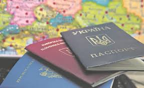 В Україні можуть дозволити множинне громадянство