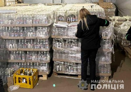 Майже 25 тисяч пляшок фальсифікованої алкогольної продукції  вилучили правоохоронці у Рівному