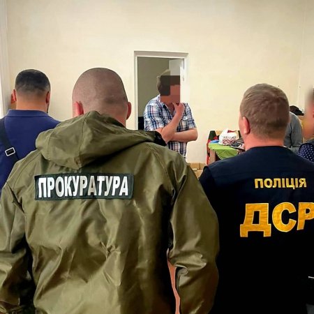 Депутатку з Чернівецької області разом з чоловіком підозрюють у розкраданні гуманітарної допомоги
