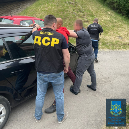 По $2500 з людини – жителя Ужгорода підозрюють в організації переправлення військовозобов’язаних через кордон