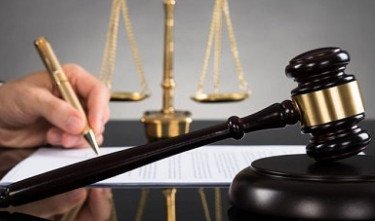 У Житомирі судитимуть 23-річного ділка за шахрайство з бронежилетами