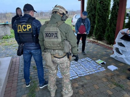 На Закарпатті поліція підозрює місцевого жителя у торгівлі автомобілями, що були ввезені в Україну як гуманітарна допомога