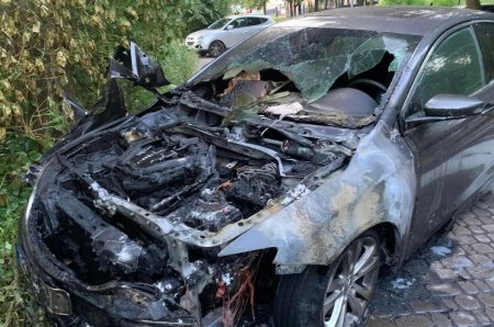 В Рівному журналісту підпалили автівку