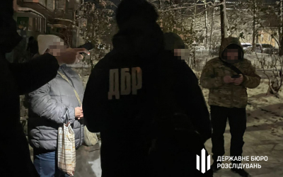 ДБР затримало адвокатесу з Житомирщини, яка вимагала хабар у 30 тис. дол. нібито для правоохоронців